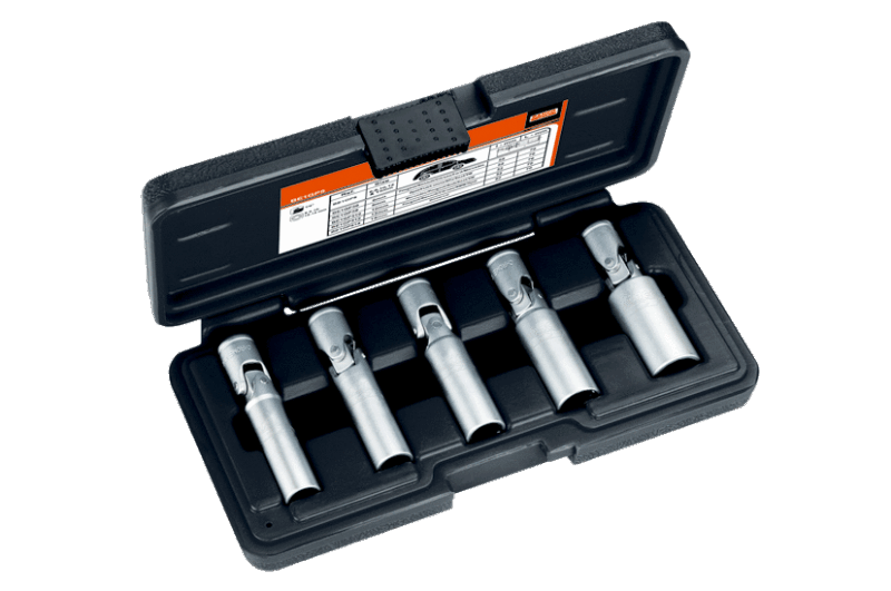 Juego profesional de 5 vasos articulados universales Bahco BE1GP5 para bujías de precalentamiento (calentadores) de motores diésel, con cuadradillo de 1/4 de pulgada, en tamaños de 8mm a 14mm, perfil bi-hexagonal y sistema de retención por muelle de bola, presentados en una robusta caja moldeada.