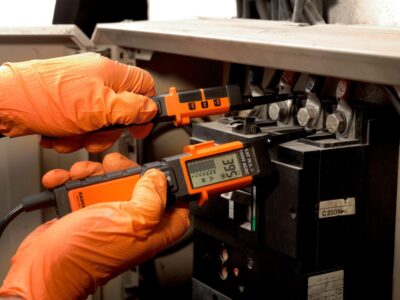 Comprobador tensión – CATIV 1000V, LCD/LEDs, NCV | Bahco