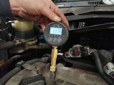 Compresímetro digital gasolina – 0-21bar, LCD, kit completo | Bahco