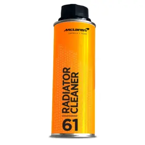Botella de aditivo limpiador de radiador McLaren MCL8183.