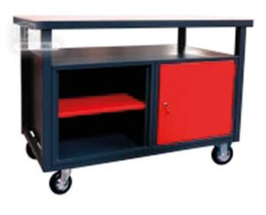 Banco de trabajo móvil MetalWorks DEWP1200T con encimera de madera y armario de acero.