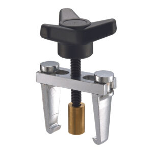 Extractor de brazos limpiaparabrisas en uso