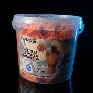 Cubo de 150 guantes de nitrilo diamantado de color naranja de la marca EMMEX, mostrando su textura de agarre.