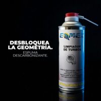Envase de 400ml del Limpiador de Turbos EMMEX, un aerosol en espuma descarbonizante de gran rendimiento, formulado para la limpieza intensiva de turbocompresores, especialmente los de geometría variable, tanto en motores diésel como gasolina.