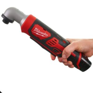 Atornillador de impacto angular subcompacto M12™ Milwaukee M12 BRAID-0, con cabezal ultra fino de 35.6mm