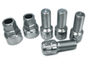Juego de 4 tornillos antirrobo Picoya TO02 M12x1.50x25mm con 2 llaves especiales para seguridad de llantas de coche.
