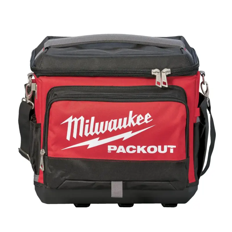 Nevera portátil para obra Milwaukee PACKOUT Jobsite Cooler con base rígida de polímero negro y chasis textil rojo corporativo.