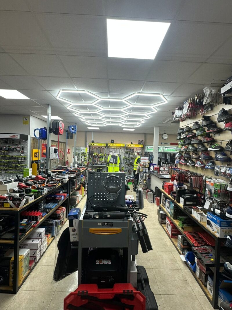luces en tienda 4