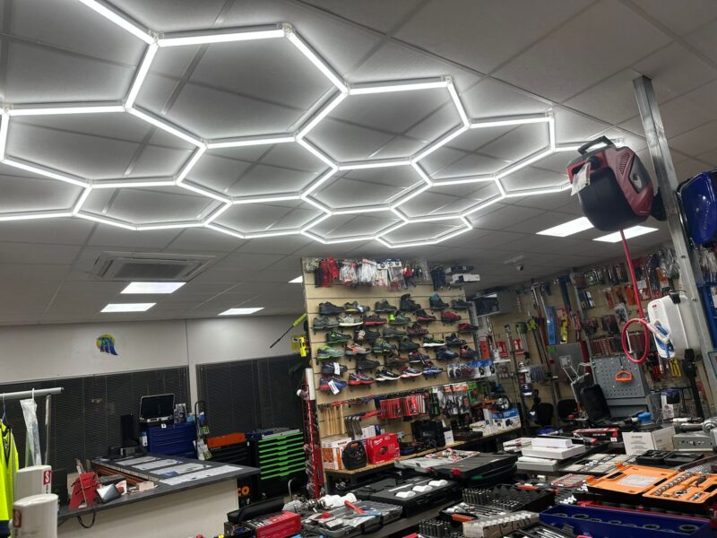 luces en tienda 5